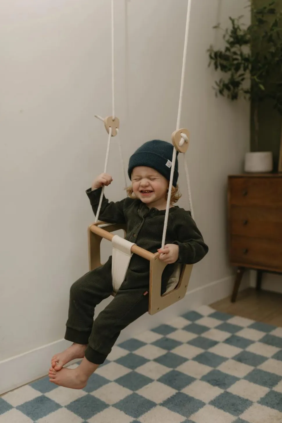 Babygynge med aftagelig hynde